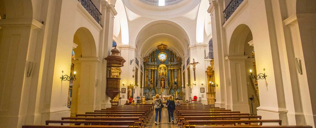 iglesia-san-ignacio-loyola-interior-1500×610