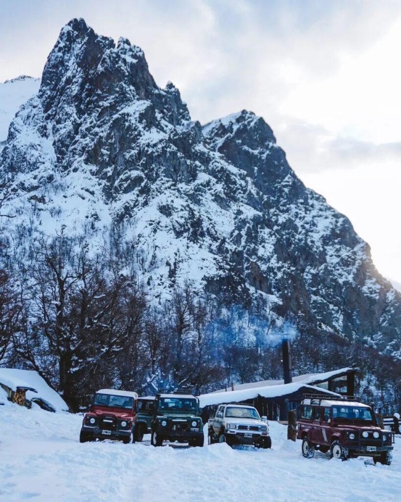 refugio-roca-negra-camionetas-4×4-defender